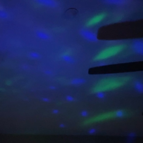 DISNEY PARKS Exclusive- BRAND NEW LED Light Up Mickey Film Reel Bubble blower - Picture 10 of 14